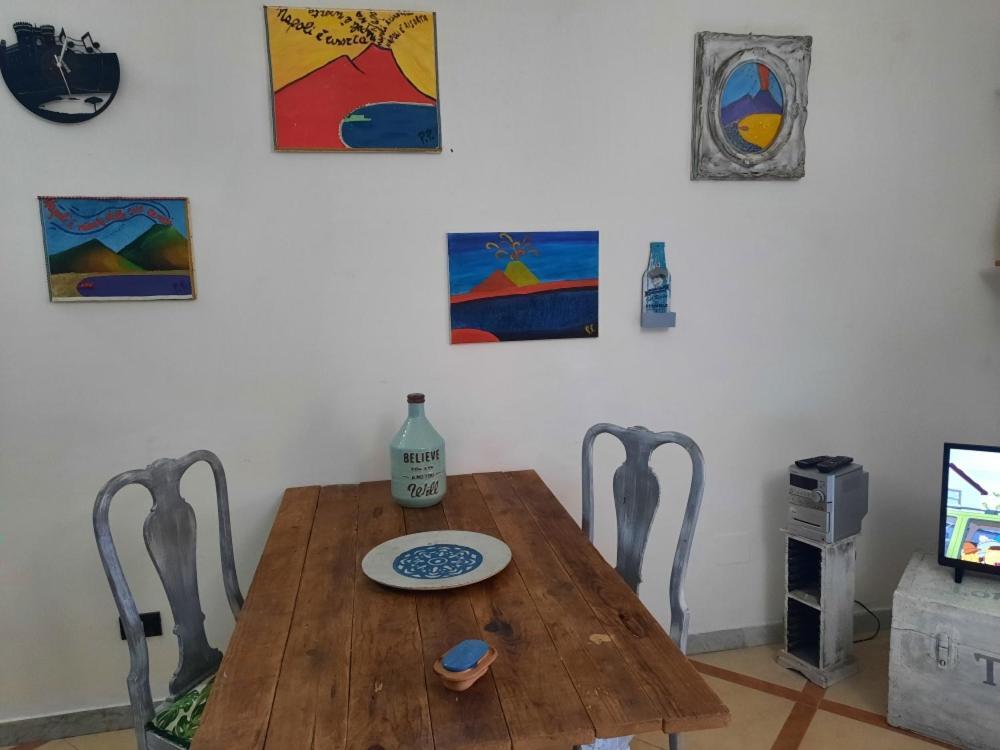 Apartamento La Casa Nella Roccia Nápoles Exterior foto