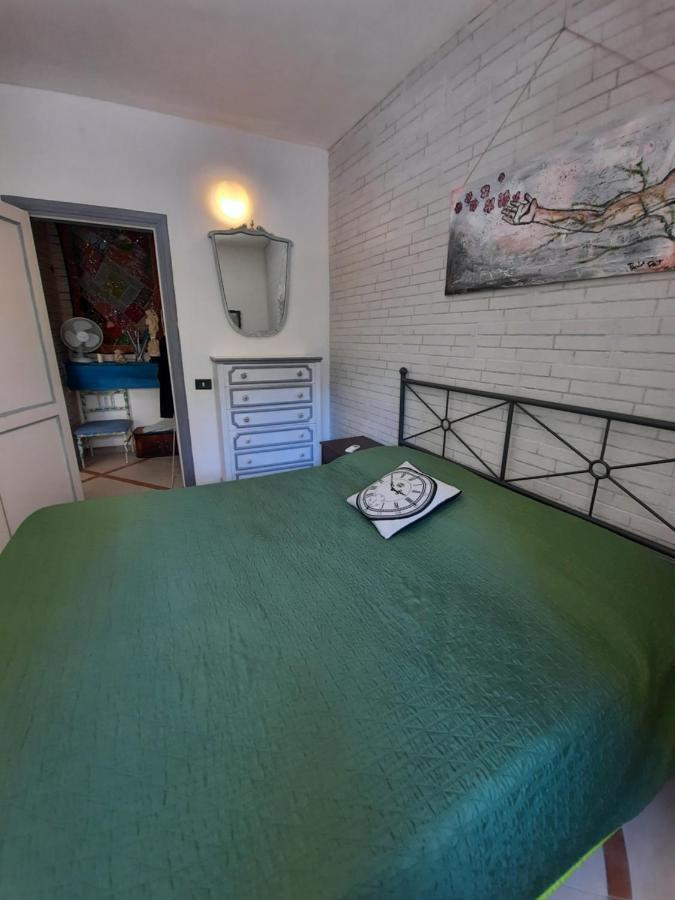 Apartamento La Casa Nella Roccia Nápoles Exterior foto